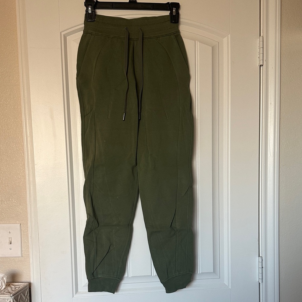 Lululemon Dark Green Sweatpants. Size 0